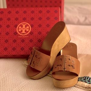 Tory Burch Tan 80 mm ones Leather Wedge Sandal